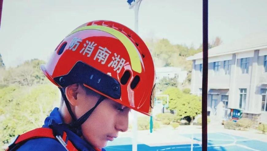 丹麦军方巨资买75万双毛袜应对威胁,308每期文字308玄机精选,精准解释落实及其象征意义_试用版V14.23
